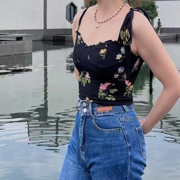 Reformation Tops - Reformation Blanca Top Night Bloom